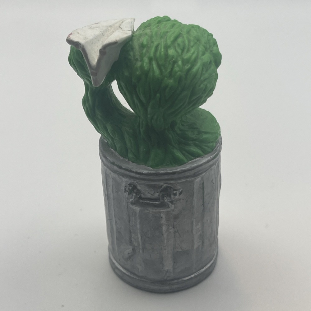Oscar the Grouch w/ Paper Airplane 3" PVC Figure Applause Sesame Street 1980's - Picture 6 of 11